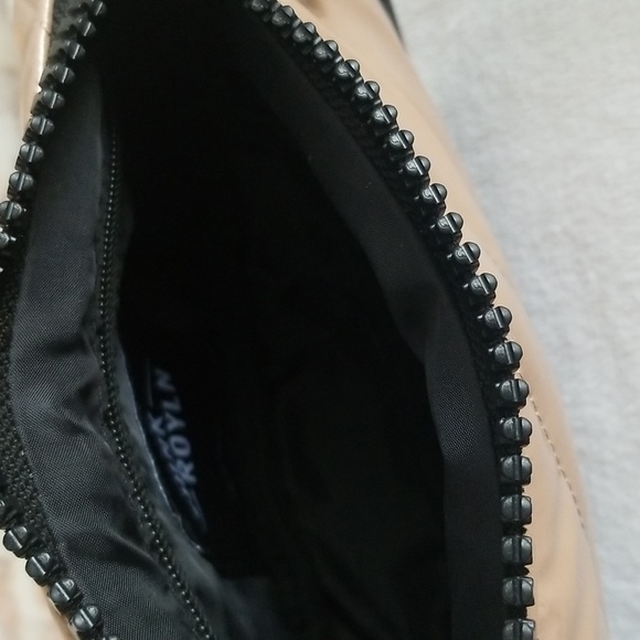 New Think Royln Alpine Quilted Crossbody Bag - Picture 9 of 12